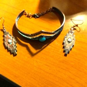 Tribal Design Cuff w Earrings